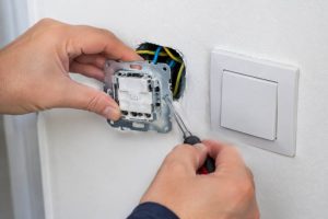 Anschließen wechselschalter als ausschalter: schritt-für-schritt-anleitung für die sichere elektroinstallation